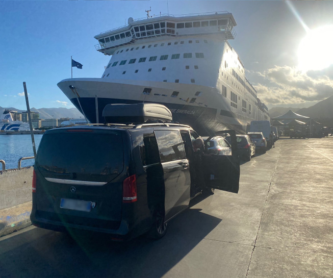 minivan to shore excursion in Italy